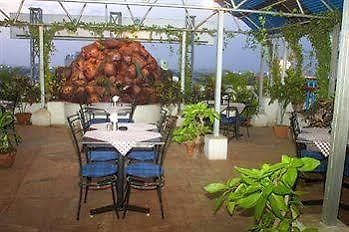 Hotel Maurya International Madras Buitenkant foto